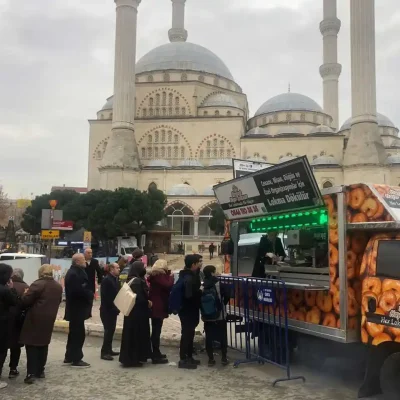 İstanbul'da mevlit, kandil, cenaze, düğün ve özel günlerde hayır lokması döktürmek için mobil hayır lokması hizmeti